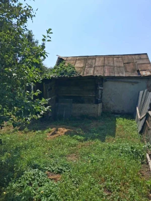 Будинок з участком