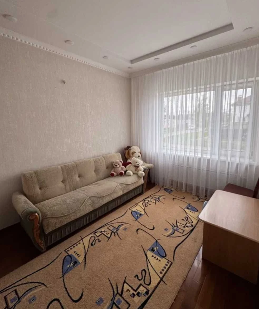 Продам VIP будинок в центрі м. Прилуки.
