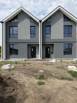 Новий дім таунхаус газ, світло, вода центральні