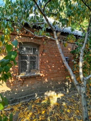 Продається земельна ділянка з будинком 17 соток