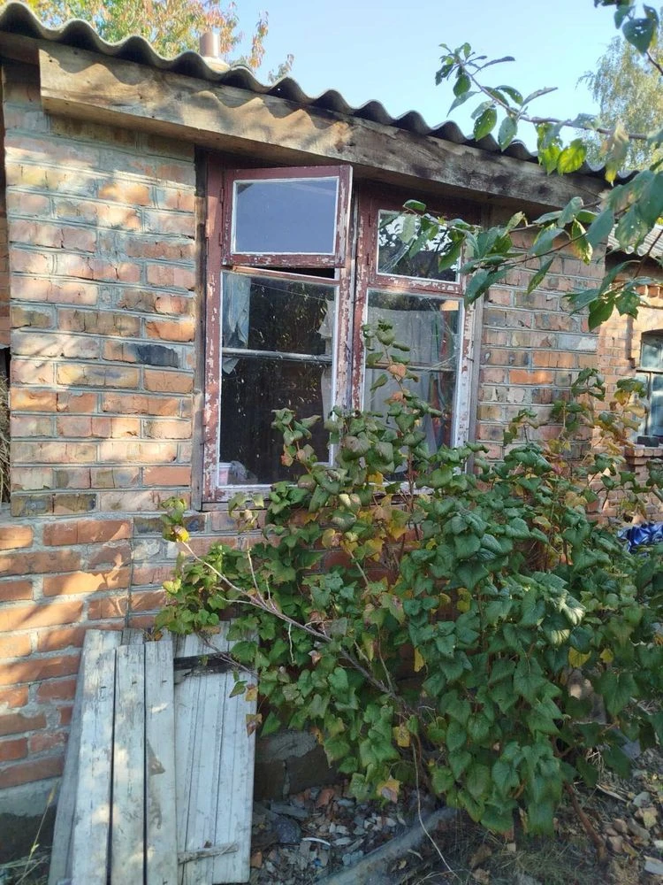 Продається земельна ділянка з будинком 17 соток