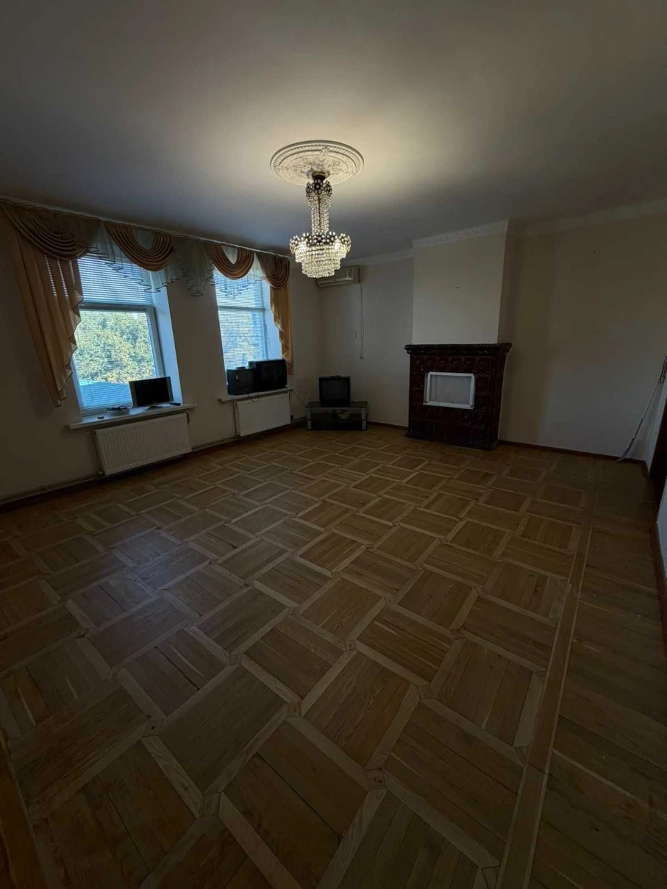 Продаж двоповерхового будинку у Гайсині, можливо по Сертифік