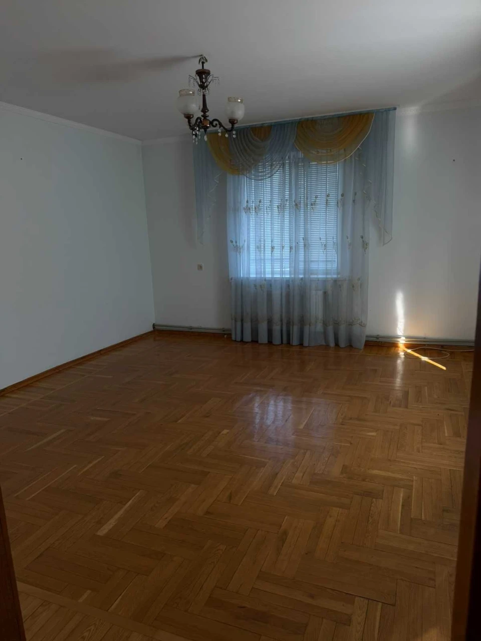 Продаж двоповерхового будинку у Гайсині, можливо по Сертифік