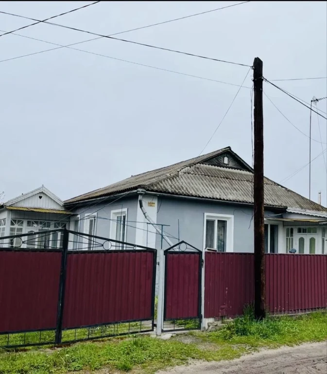 Продається будинок для великоі родини в м.Гайсин.