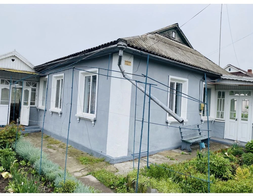 Продається будинок для великоі родини в м.Гайсин.