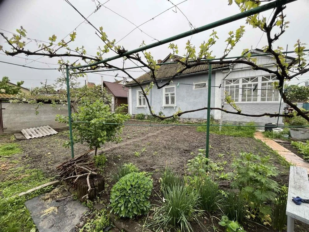 Продається будинок для великоі родини в м.Гайсин.