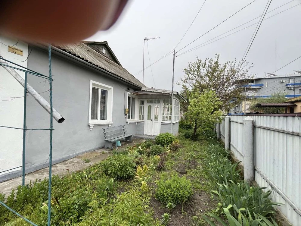 Продається будинок для великоі родини в м.Гайсин.