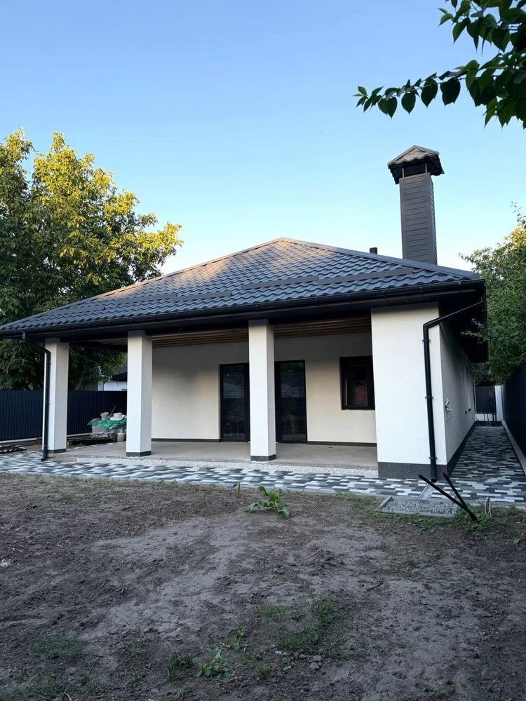 Будинок новобудова в нагірній частині
