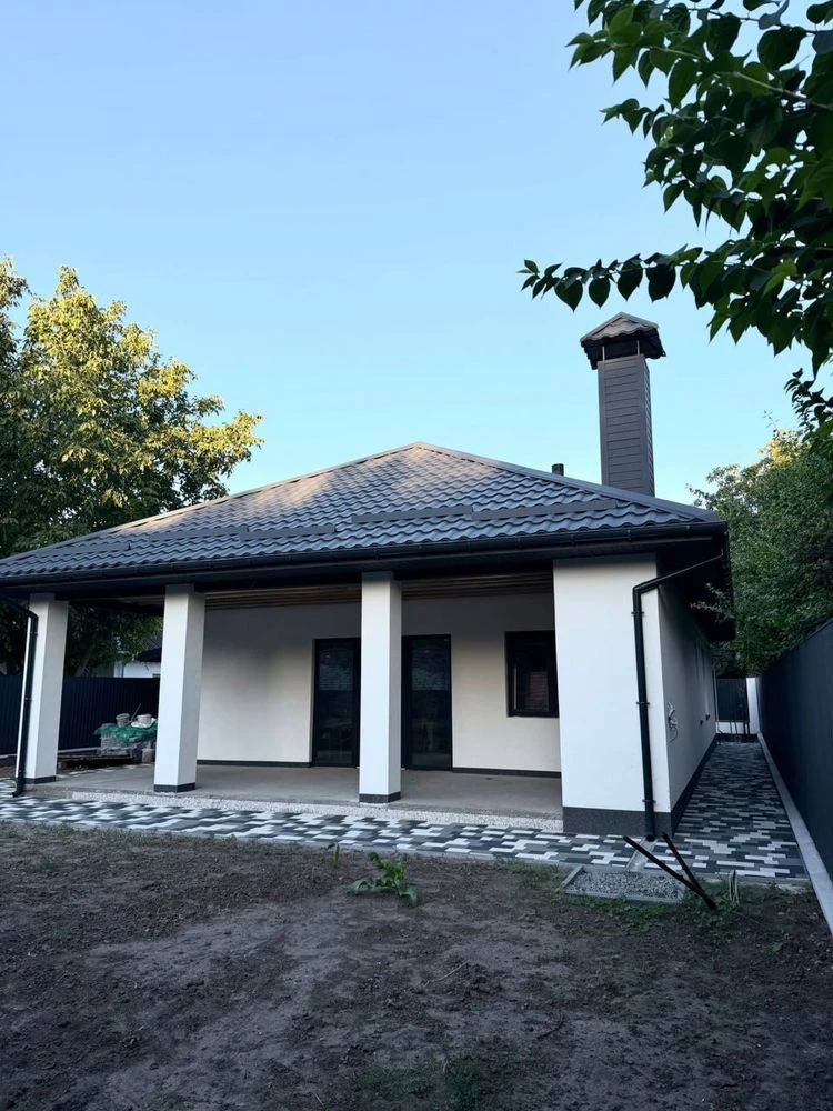 Будинок новобудова в нагірній частині