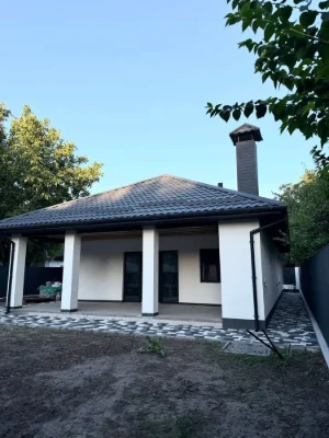 Будинок новобудова в нагірній частині