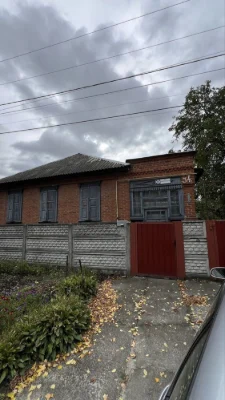 Продаж будинку 114 м², 6 соток, гараж, літня кухня — Крюків