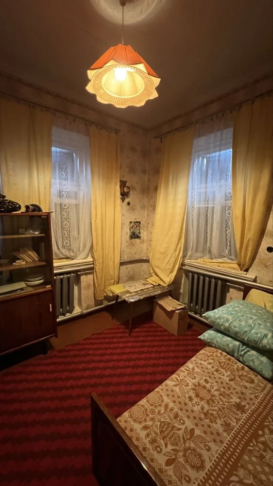 Продаж будинку 114 м², 6 соток, гараж, літня кухня — Крюків