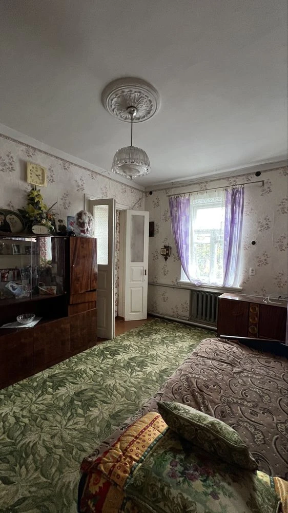 Продаж будинку 114 м², 6 соток, гараж, літня кухня — Крюків