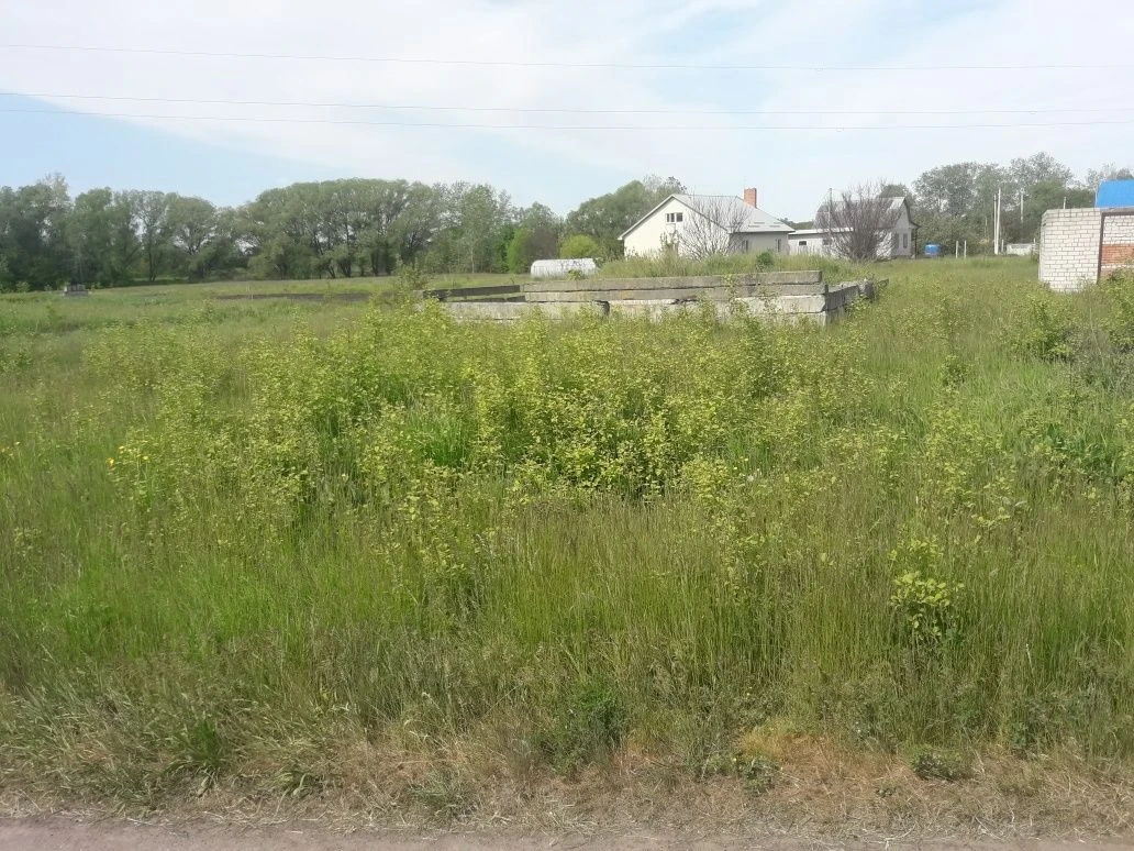 Продам незавершене будівницьтво в с.Омельник.
