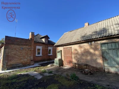 Продаж компактного будинку в тихому місті.