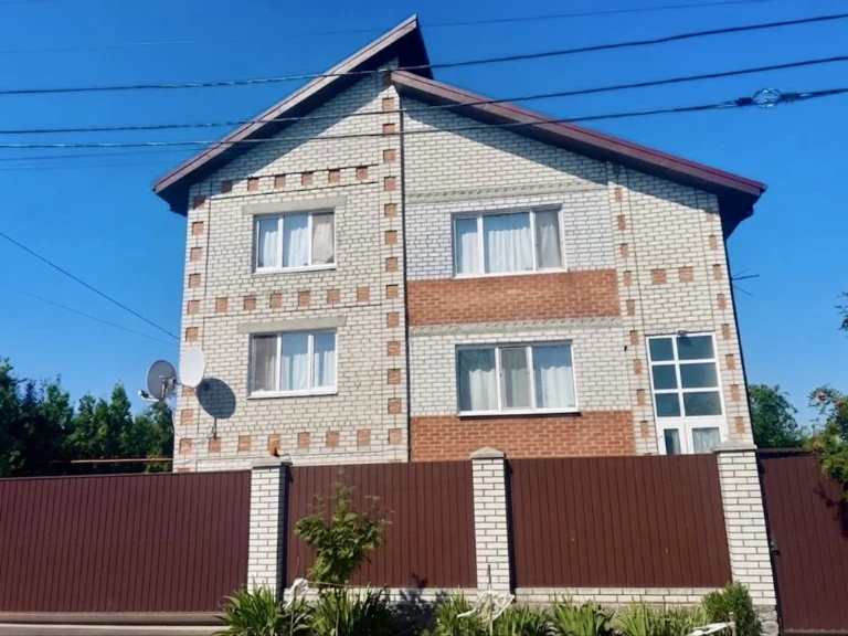 Продається добротний будинок у Кривушах.