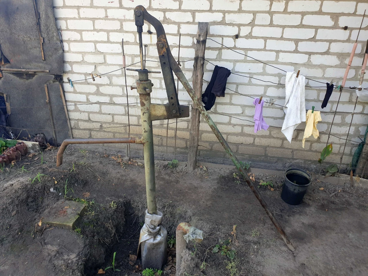 Продаётся дача на берегу реки Днепр.