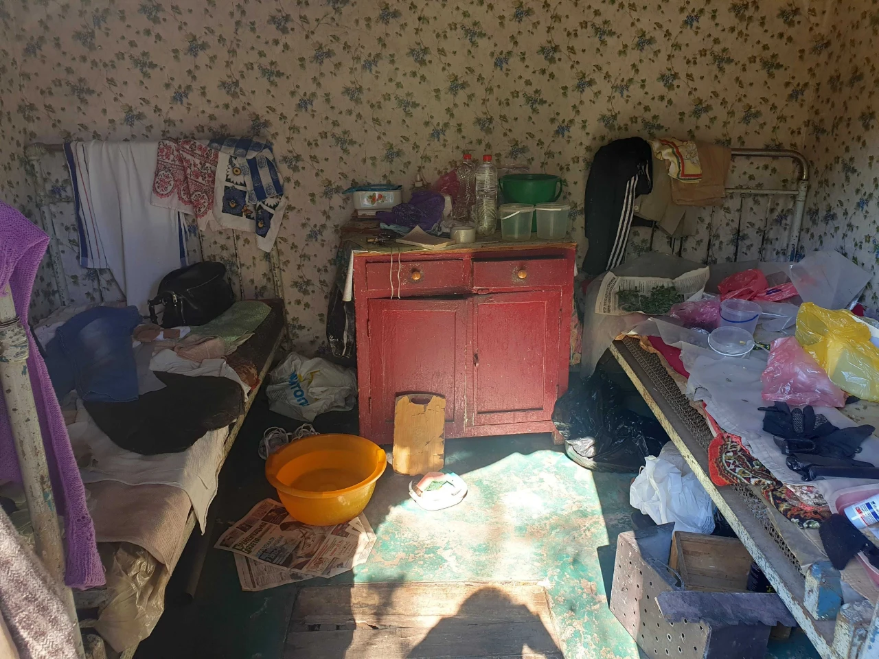 Продаётся дача на берегу реки Днепр.