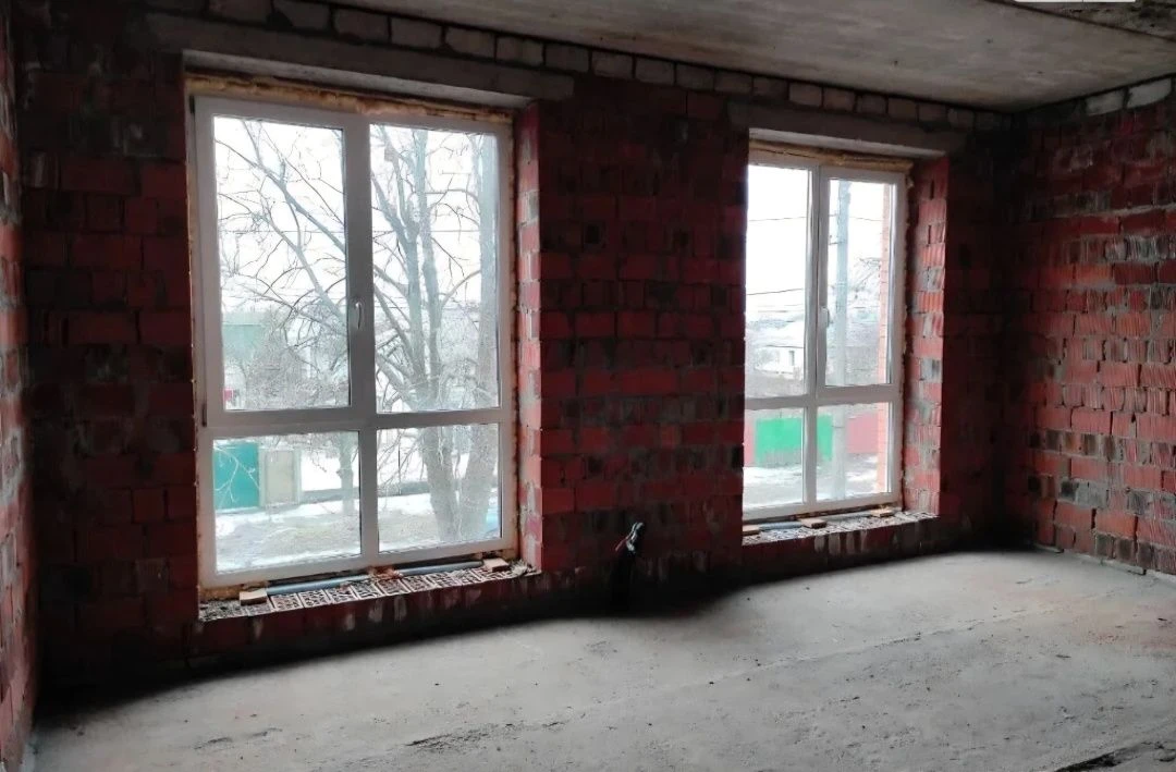 Продаж таунхауса на 3 поверхи + підвал. Власник.