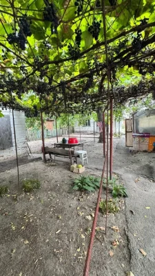 ПРОДАЖ 3-кімн частини будинку, 5 соток землі, Крюків