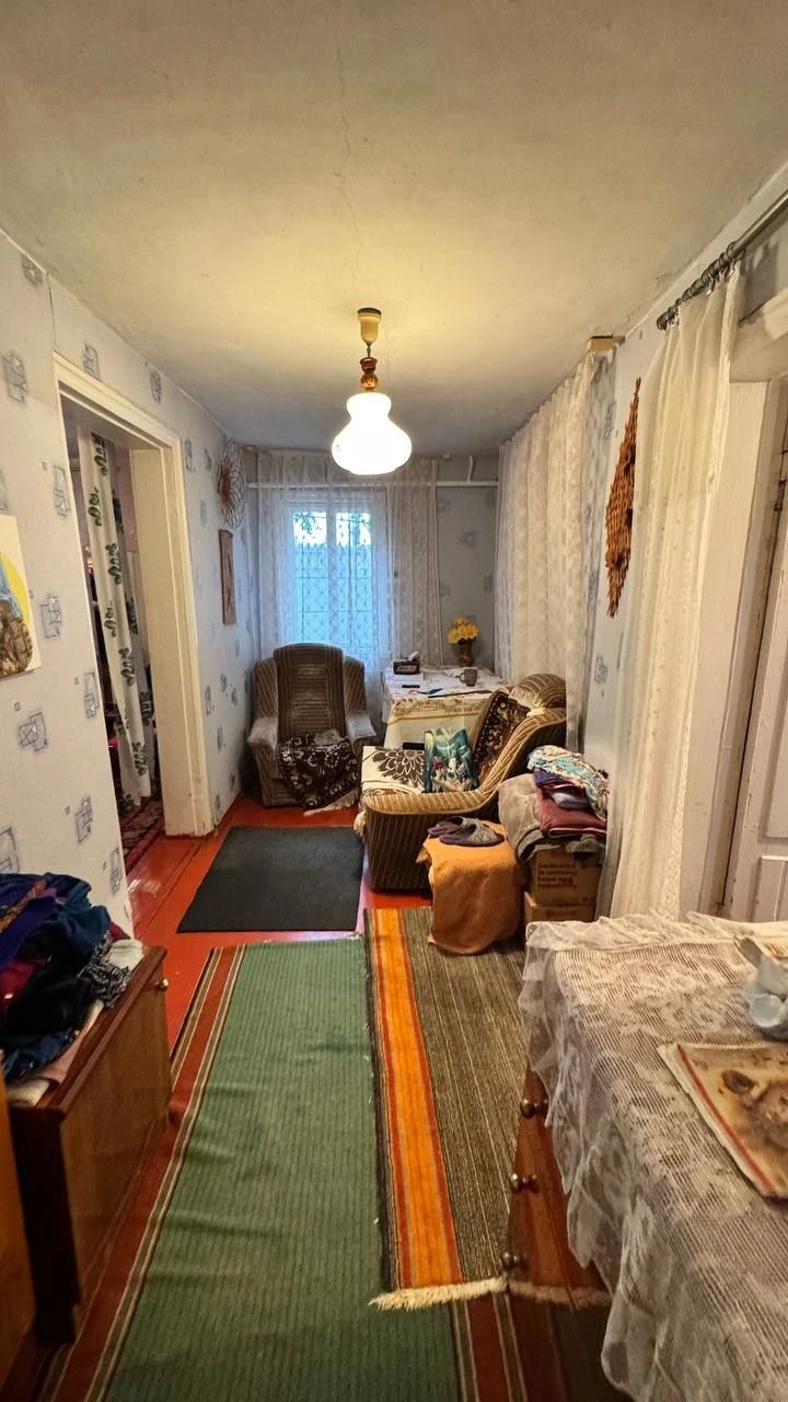 ПРОДАЖ 3-кімн частини будинку, 5 соток землі, Крюків