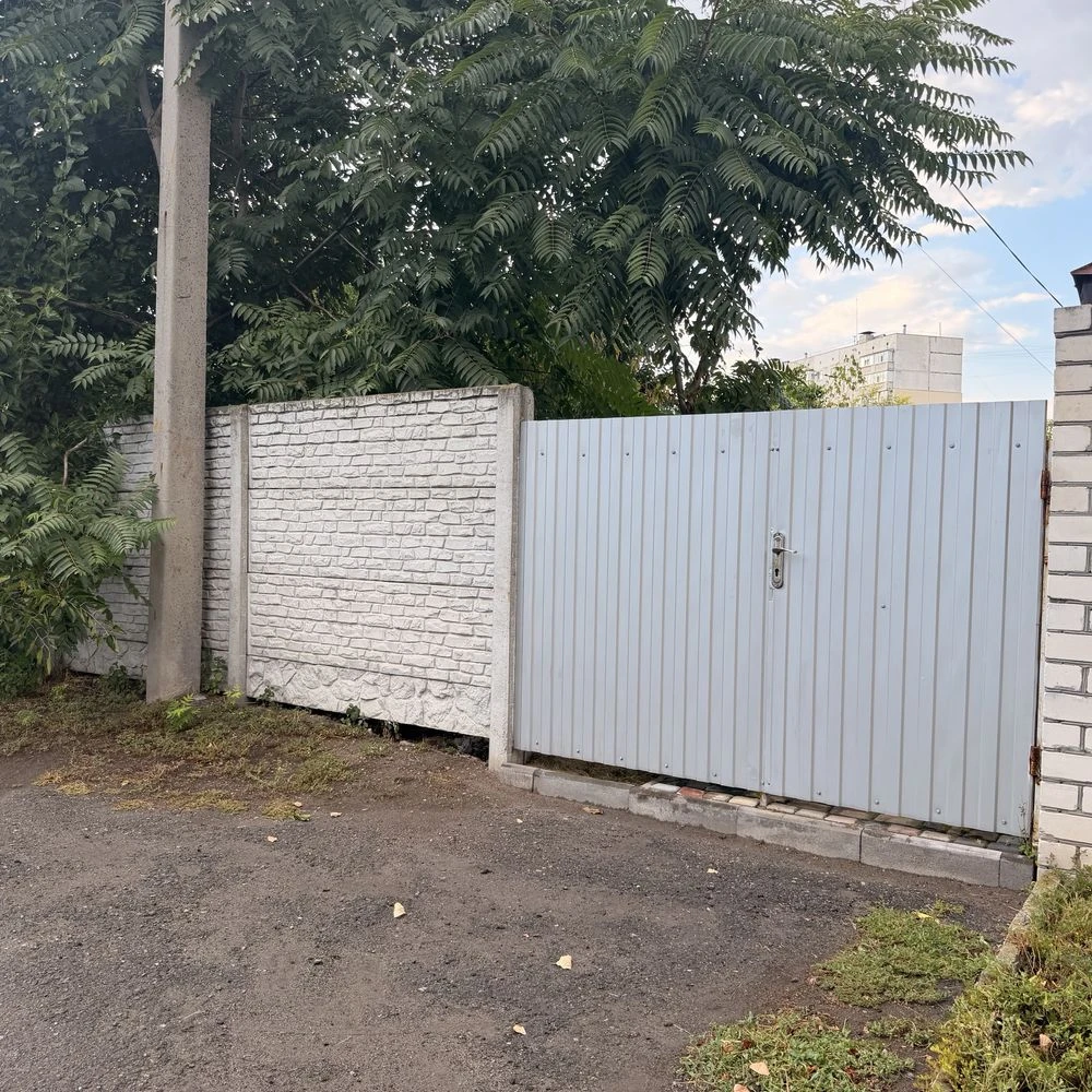 Продам ДОГЛЯНУТИЙ будинок  з РЕМОНТОМ та зручностями  ( РАКО