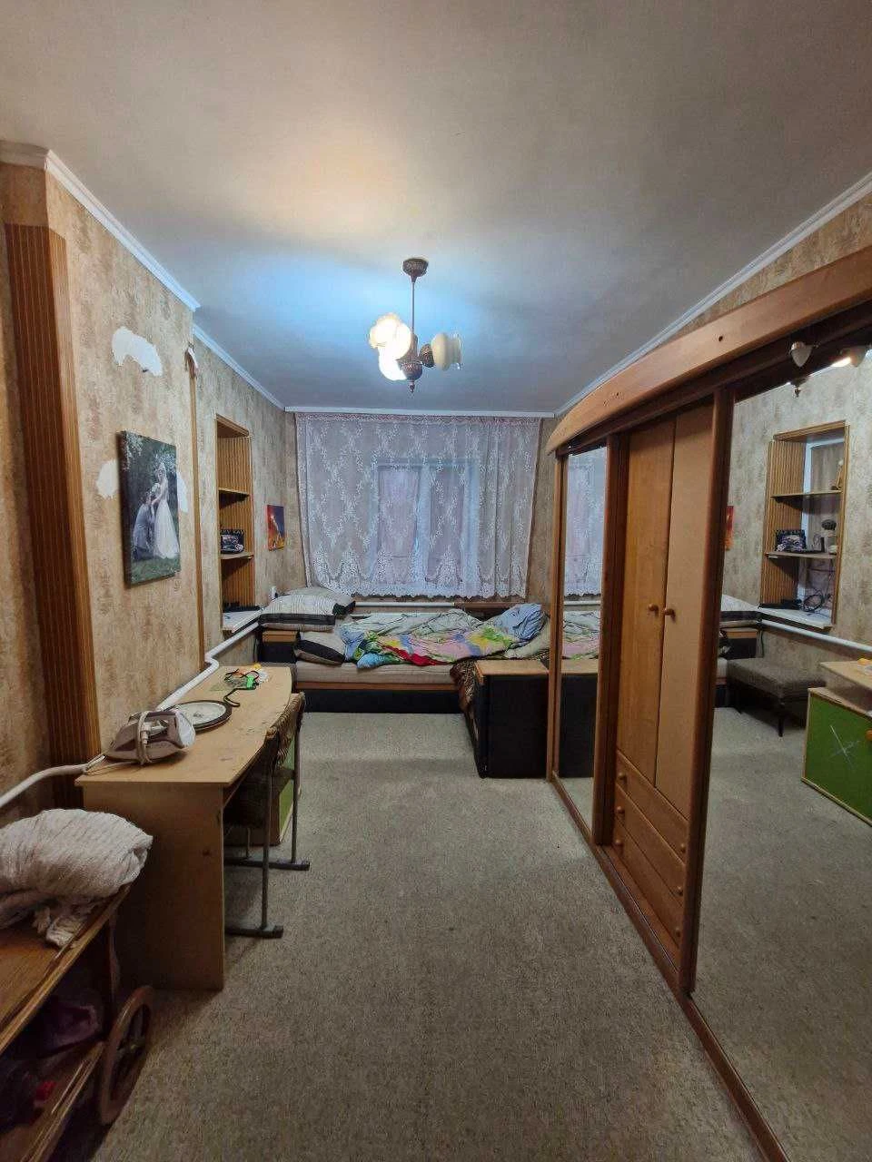 Продається цегляний двоповерховий будинок у центрі міста р-н