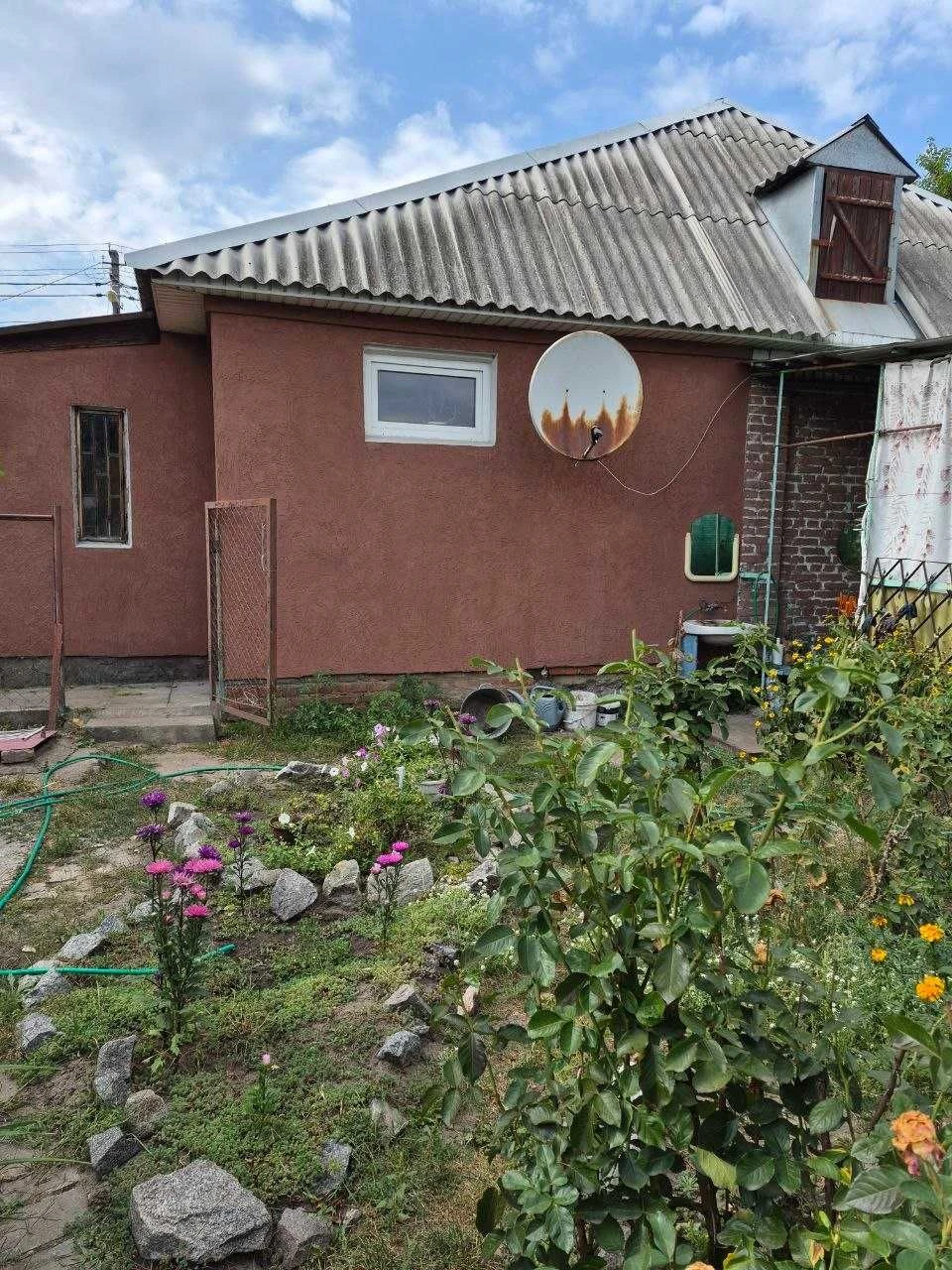 Продам цегляний БУДИНОК в р-ні 2 лікарні. 97 кв.м. . 65000