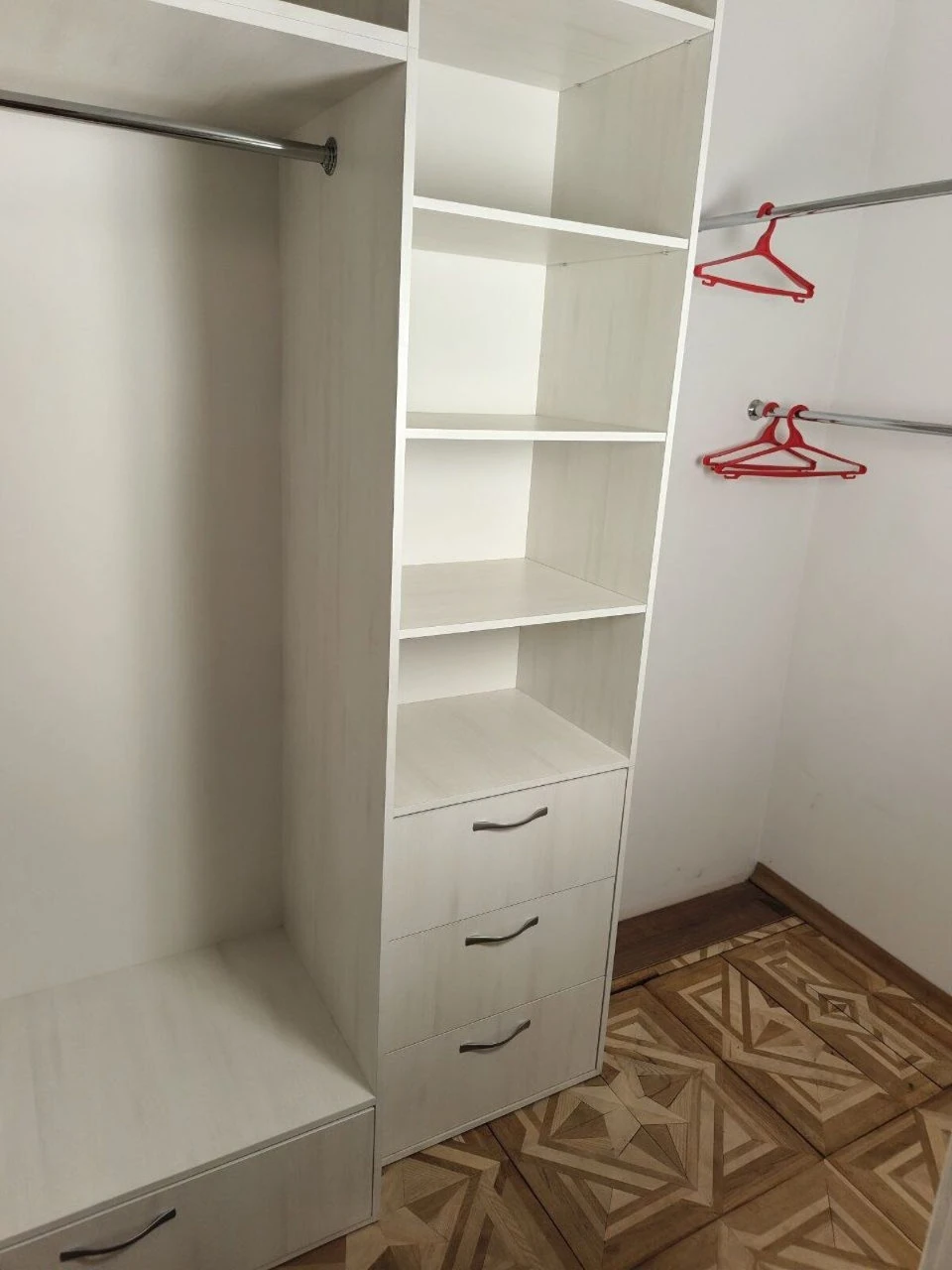Продам трьохповерховий Таунхаус з власним двором в Центрі мі