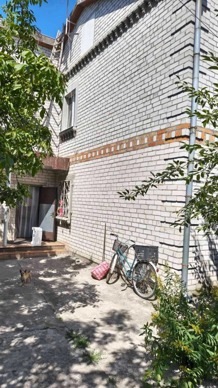 Продам гарний будинок в центрі Градизька