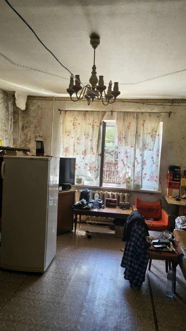 Продам гарний будинок в центрі Градизька