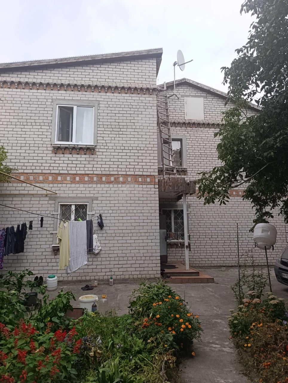 Продам гарний будинок в центрі Градизька