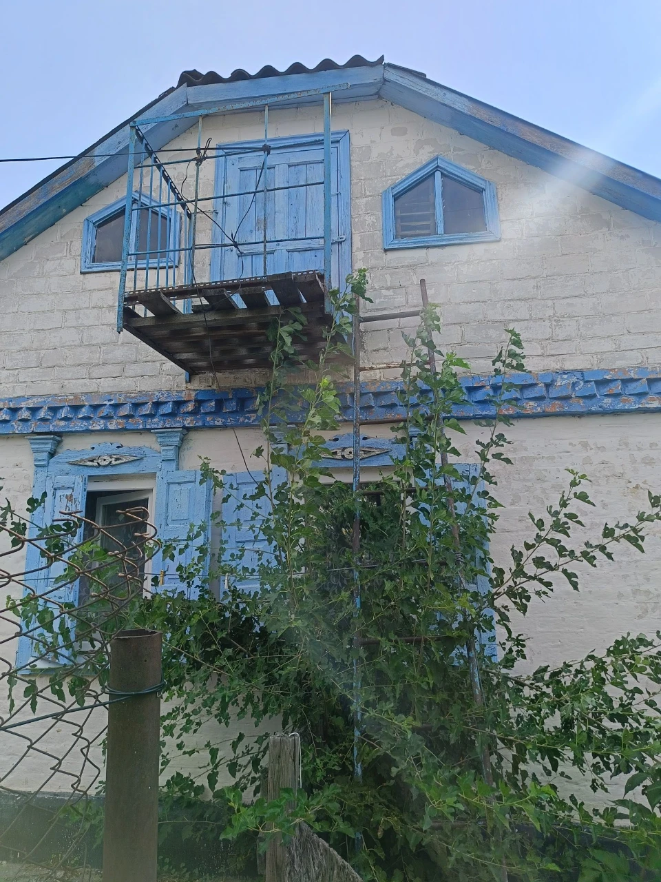Продам дом. Недогарки.