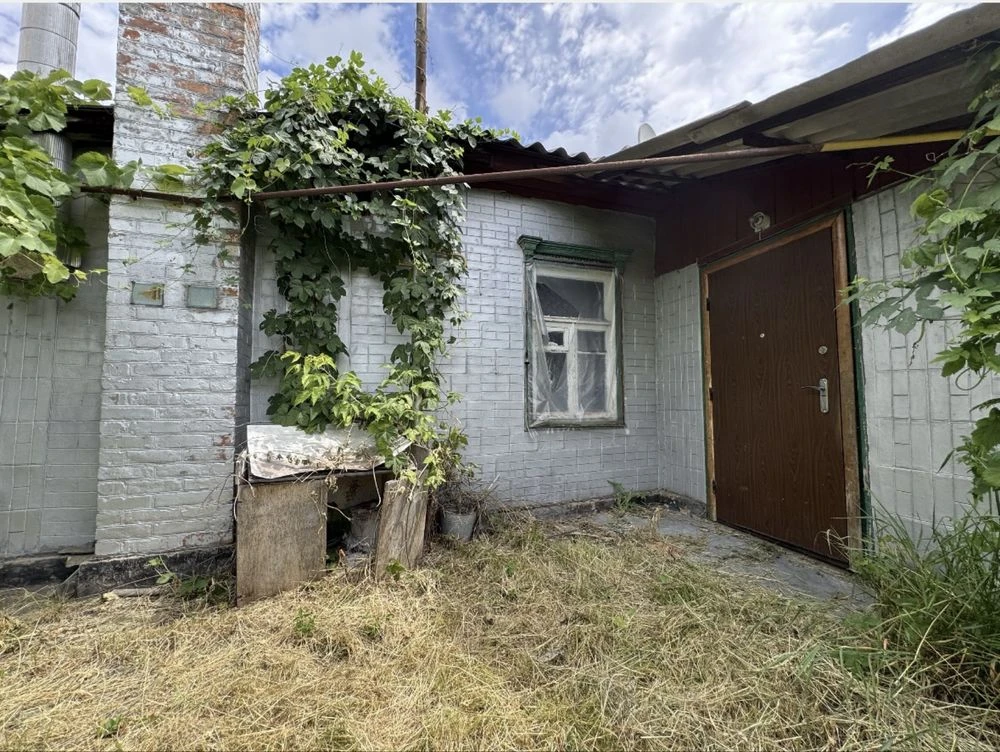 Продам 2/3 частини будинку в дуже гарному р-н міста