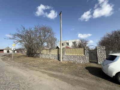 Продам будинок 2 поверхи.