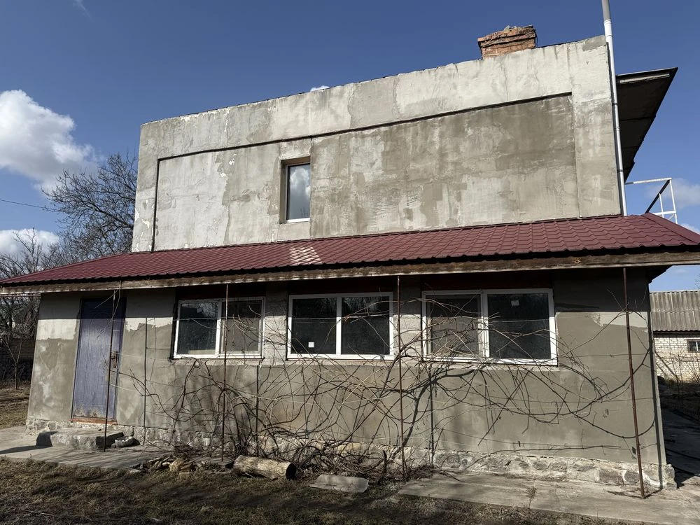 Продам будинок 2 поверхи.