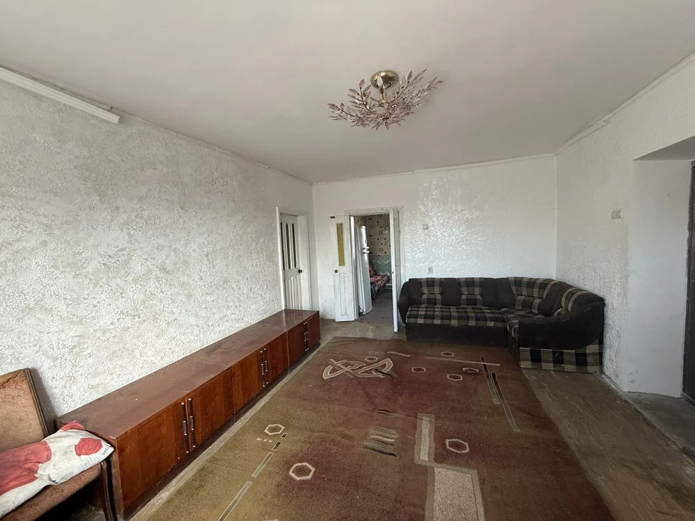 Продам будинок 2 поверхи.