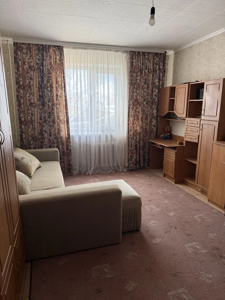 Продам будинок 2 поверхи.