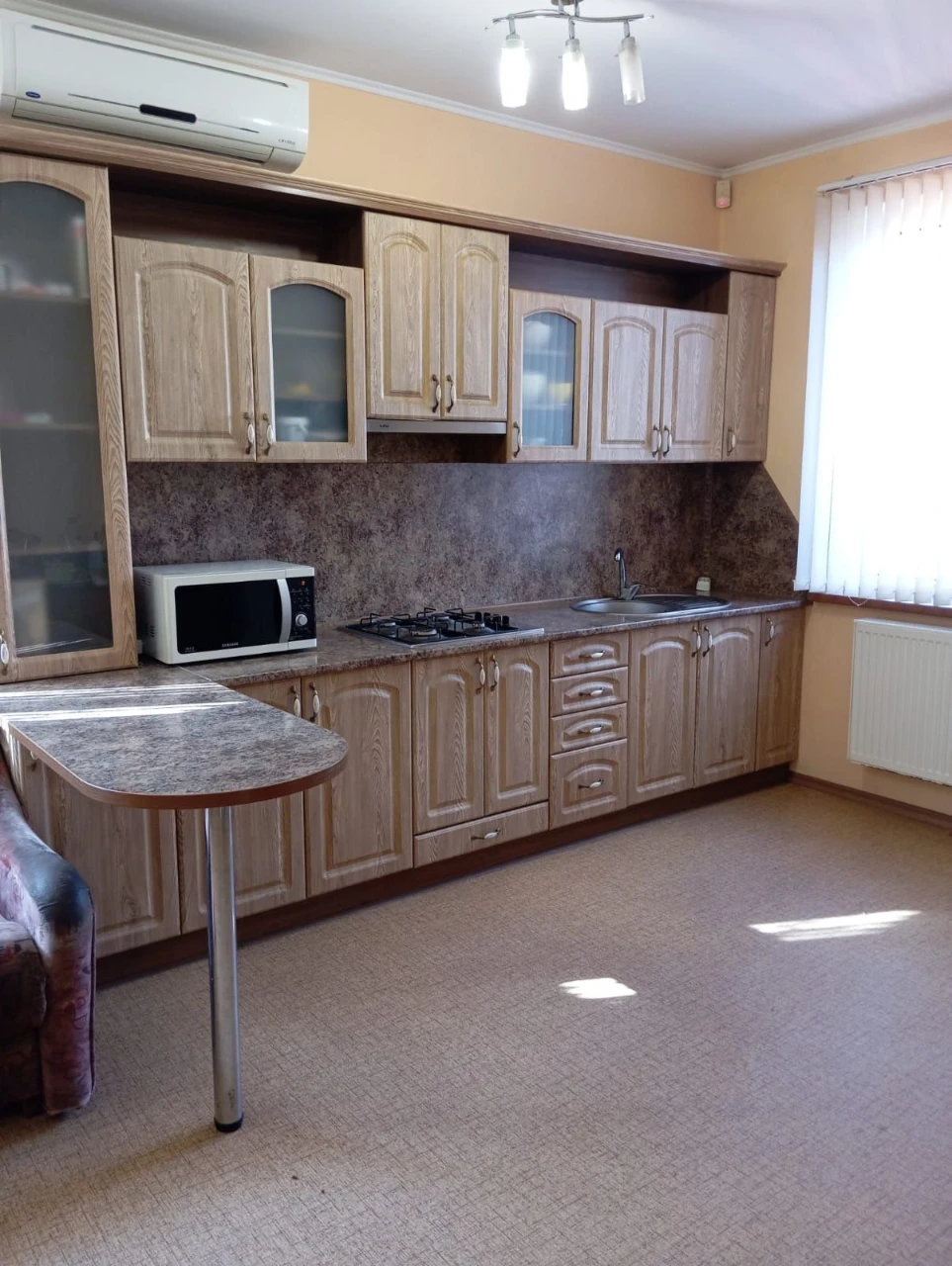 Продам будинок на два окремі входи в районі  Н.Іванівського