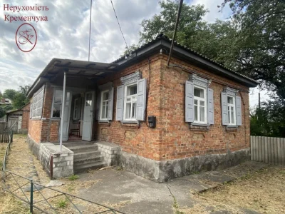 Пропонується до продажу охайний та доглянутий будинок/Крюків