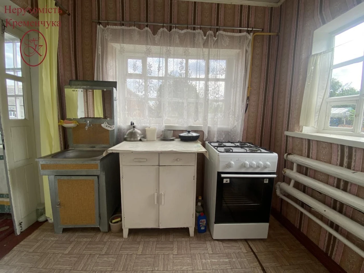 Пропонується до продажу охайний та доглянутий будинок/Крюків