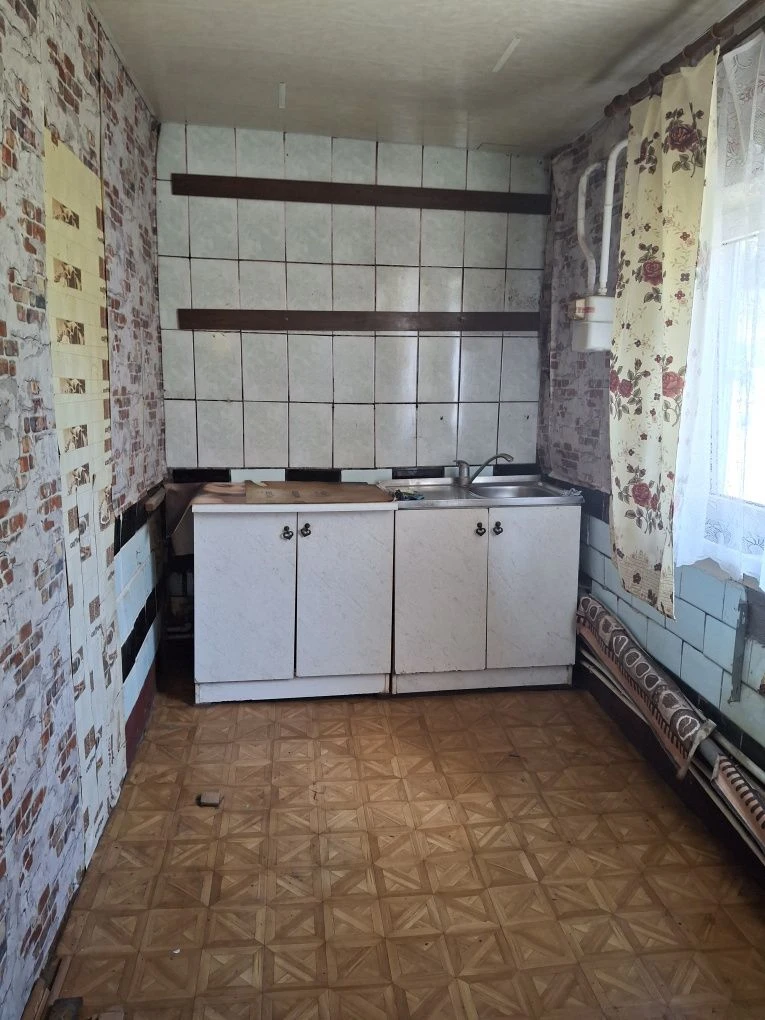 Продам два дома на одном участке.