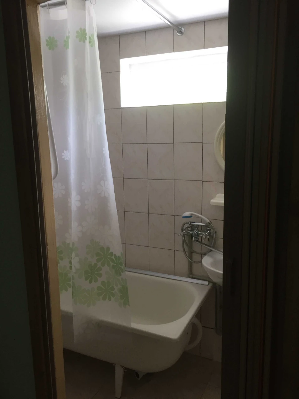 1/2( пів будинку) в центрі Кременчука