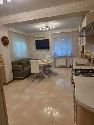ПРОДАМ  роскошный 3х этажный особняк