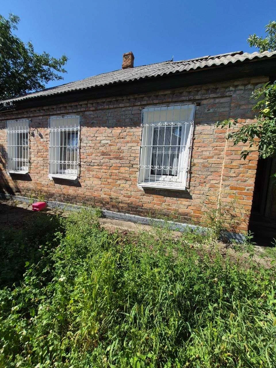 Продам 1/2 БУДИНКУ в р-ні нагірної частини. 18500