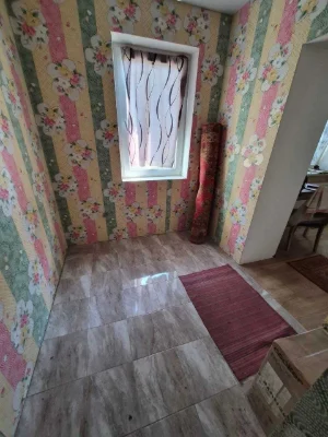 Продам 1/2 БУДИНКУ в р-ні нагірної частини. 18500
