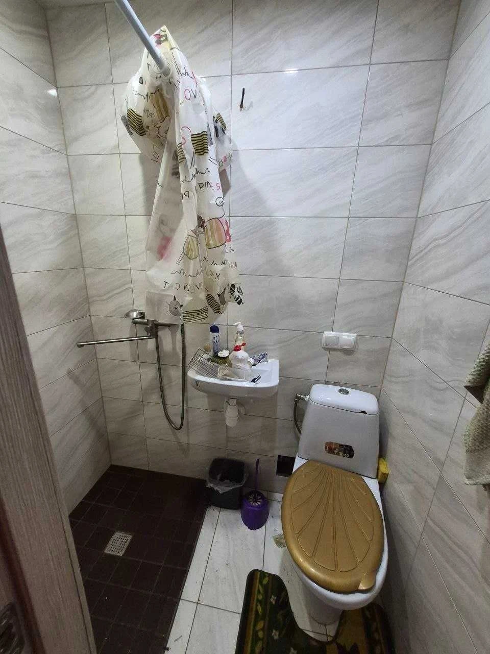 Продам 1/2 БУДИНКУ в р-ні нагірної частини. 18500