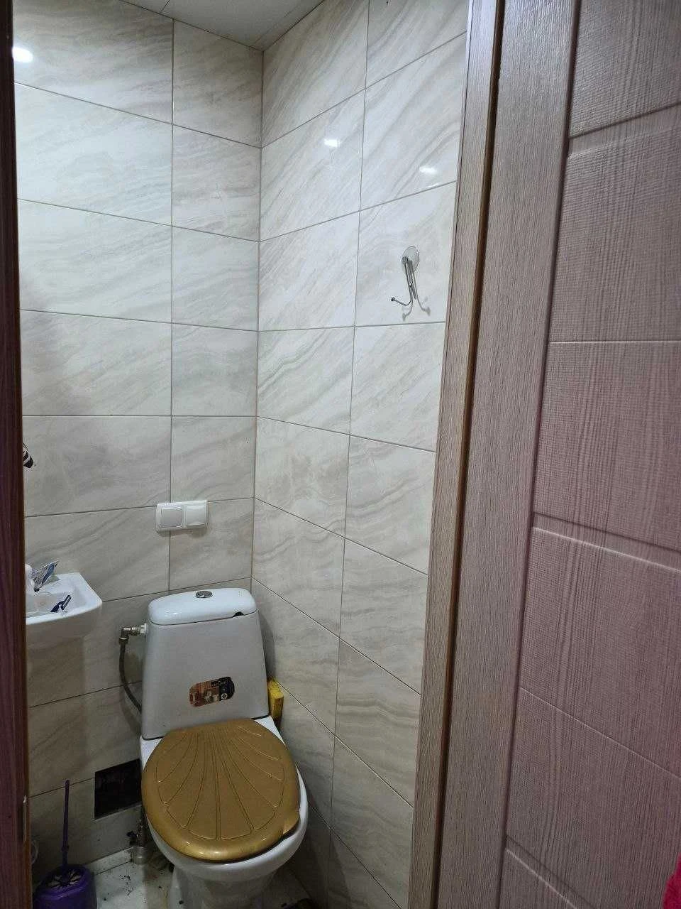 Продам 1/2 БУДИНКУ в р-ні нагірної частини. 18500