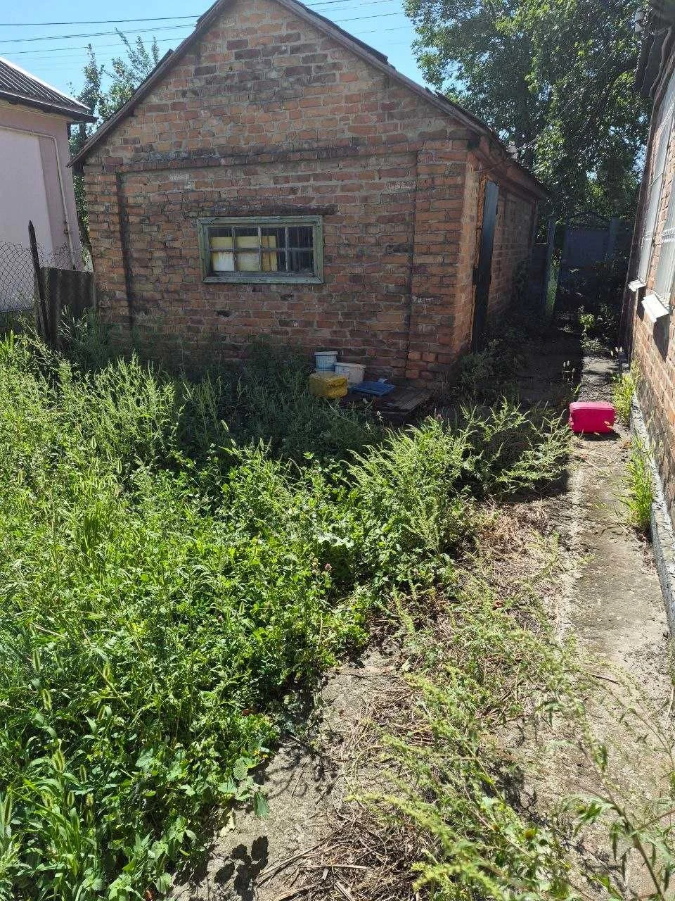 Продам 1/2 БУДИНКУ в р-ні нагірної частини. 18500