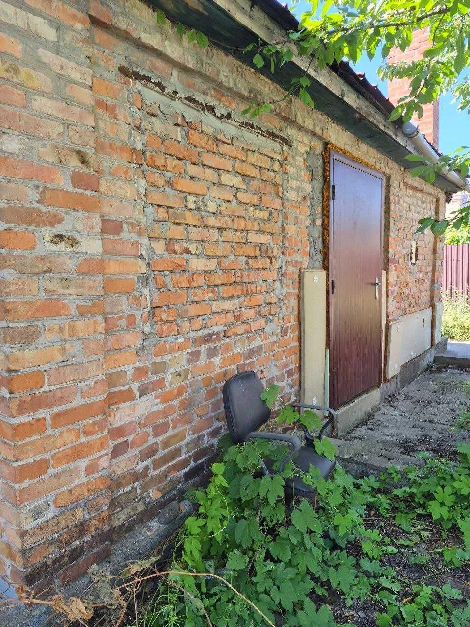 Продам 1/2 БУДИНКУ в р-ні нагірної частини. 18500